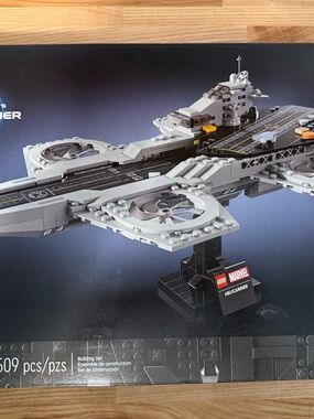 Marvel Gray Helicarrier Display Building Set